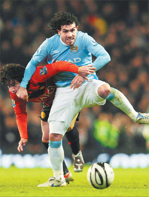 Fergie unmoved as Tevez makes point