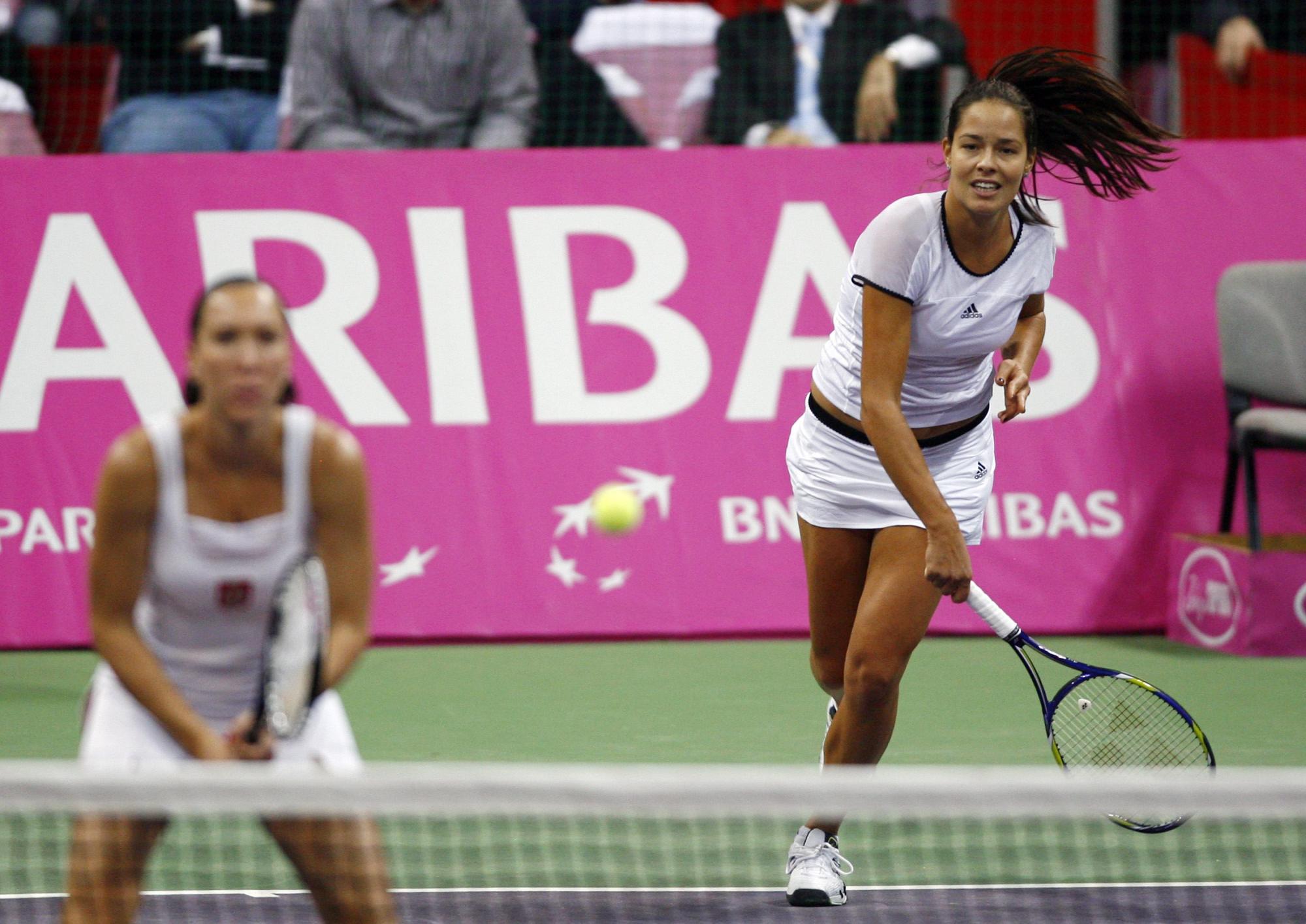 Russia beats Serbia in Fed Cup