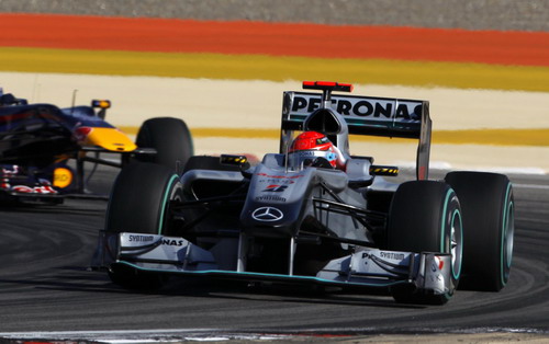 Alonso marks Ferrari debut with Bahrain victory