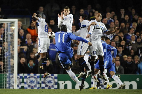 Mourinho's Inter beat Chelsea to make last eight