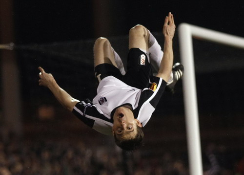 Fulham stun Juve, Villa hat-trick spurs Valencia