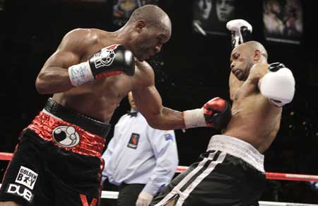 Hopkins outpoints Jones in long-delayed rematch
