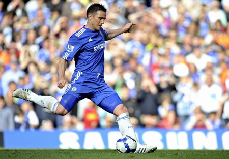 Chelsea routs Stoke 7-0 to boost league title bid