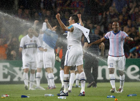 Barcelona undone by 10-man Inter and Mourinho