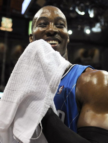 Magic, Lakers complete four-game sweeps