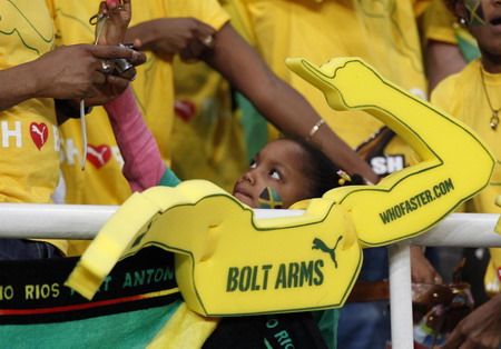 Bolt wins men's 200m race with a bang in Shanghai