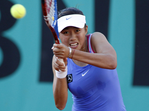 Venus dazzles as sun beats down in Paris