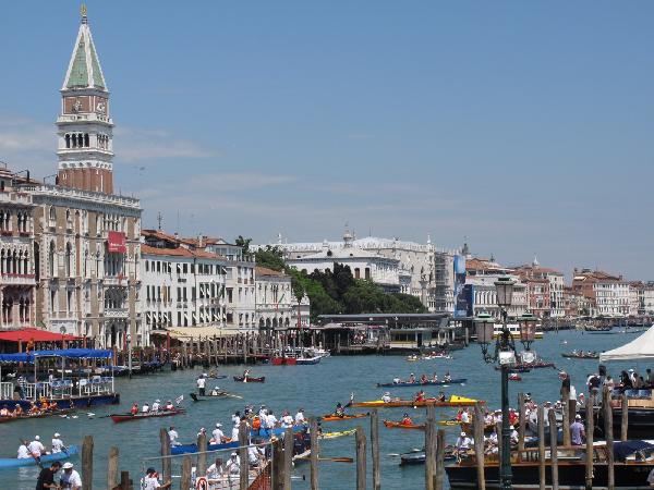 Annual rowing race held in Venice