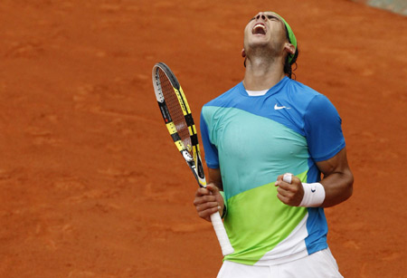 Nadal moves on, Roddick ousted at French Open