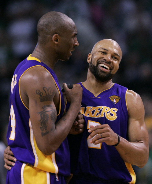 Bryant hails Fisher ahead of pivotal Game 4