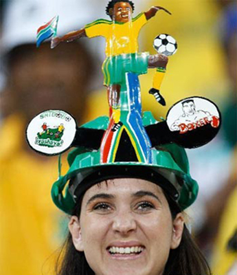 Makarapa becomes popular besides vuvuzela at World Cup