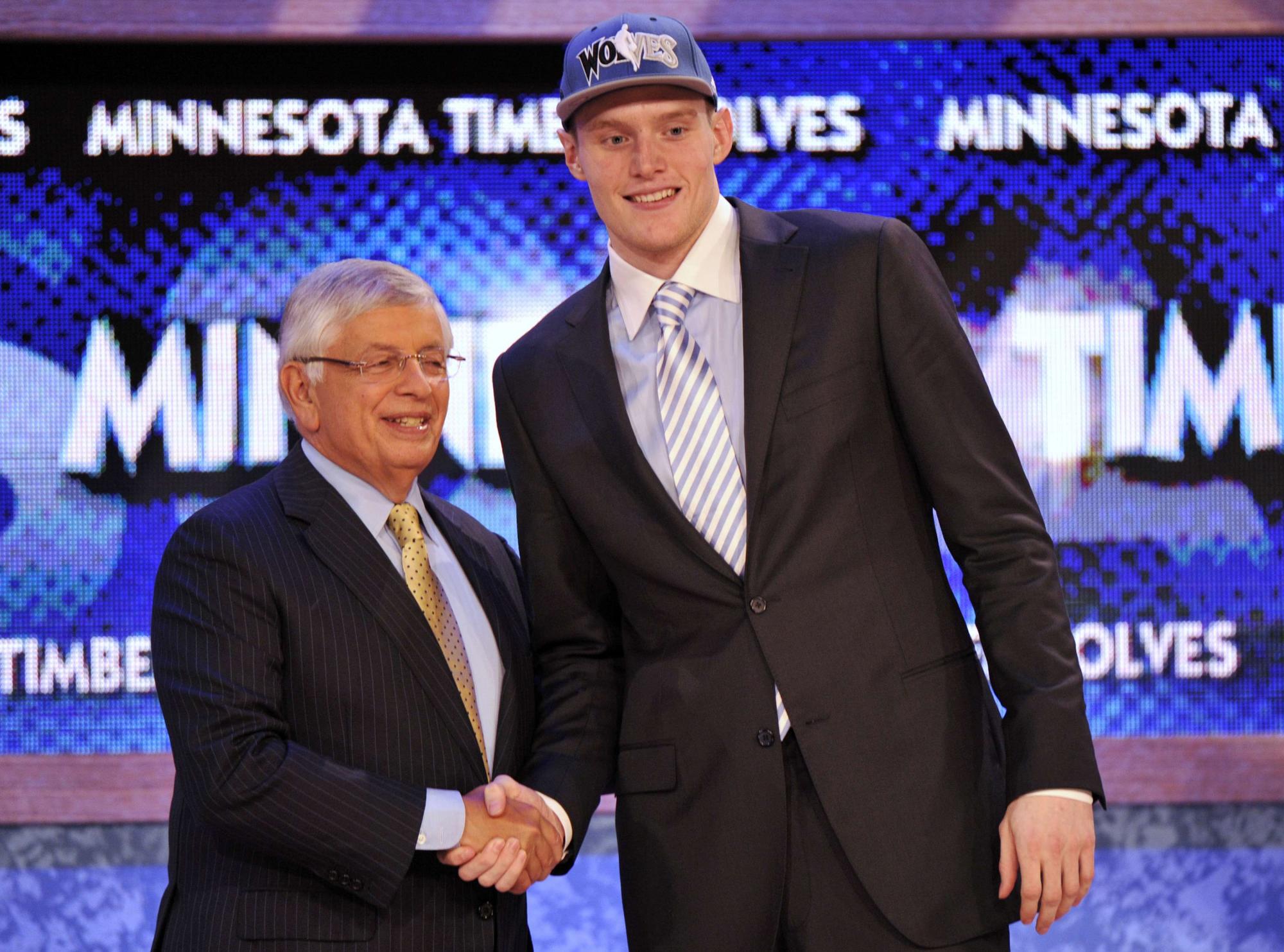 Wizards take Wall with first overall pick in draft
