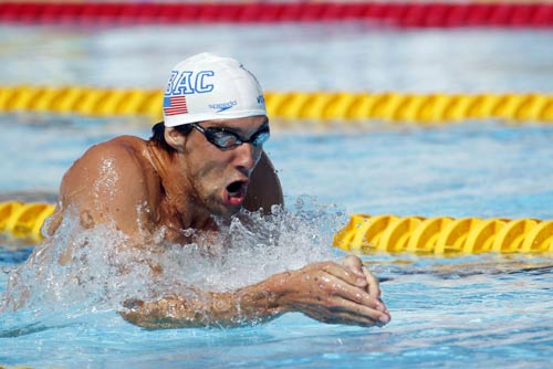 Phelps wins 200 medley in Paris