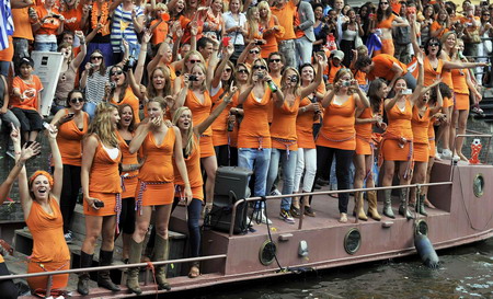 Dutch soccer team honored at home
