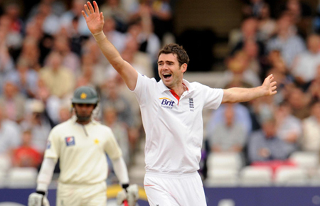 Anderson leads England rout of Pakistan