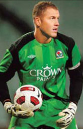 Robinson hangs up England gloves