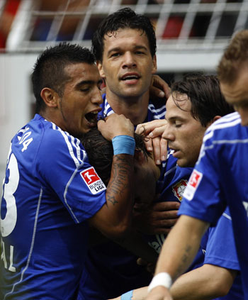 Ballack enjoys winning return with Leverkusen