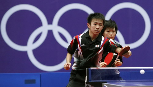 Japanese table tennis players win mixed final a