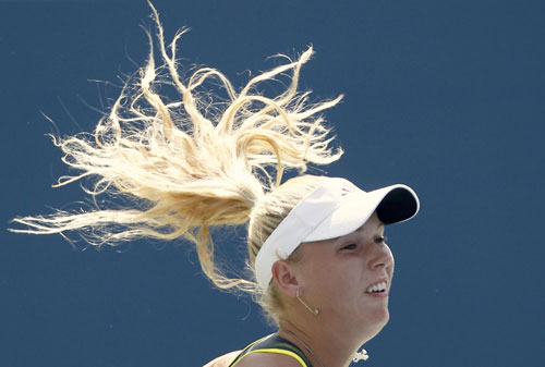 Wozniacki serves up double bagel at US Open