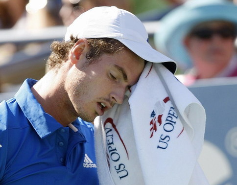 Ailing Murray shocked by Wawrinka at US Open