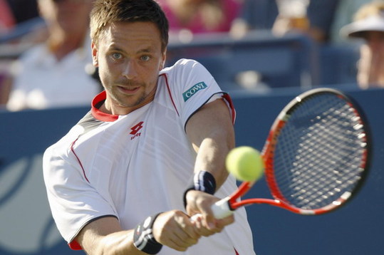 Soderling moves into US Open quarters with Montanes win
