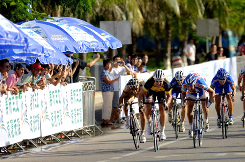 Iglinskiy keeps the yellow jersey after 3rd stage