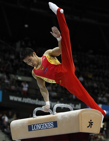 Chinese men's team triumphs at gymnastics worlds