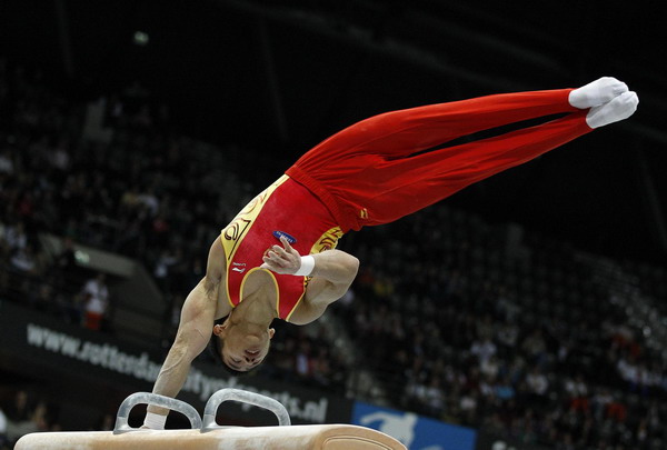 Chinese men's team triumphs at gymnastics worlds