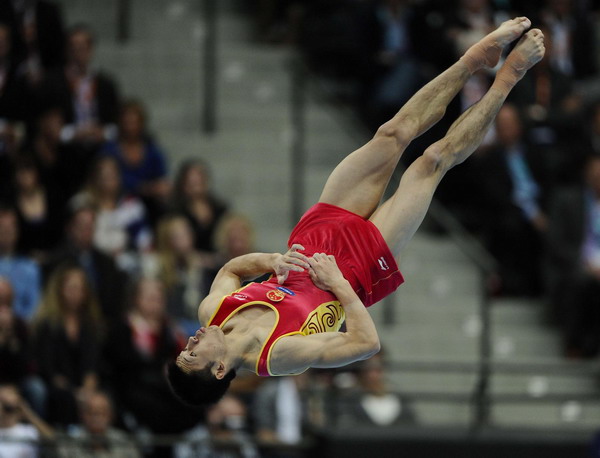 Chinese men's team triumphs at gymnastics worlds