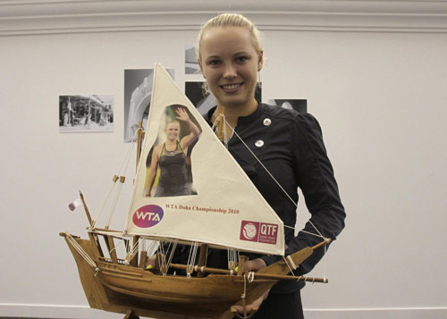 Wozniacki beats Schiavone to secure year-end world No 1
