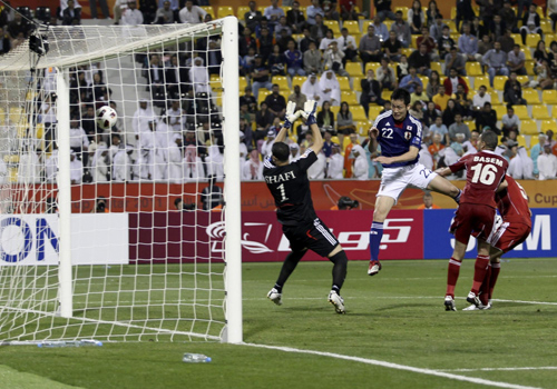 Yoshida's late goal spares Japan's blushes against Jordan