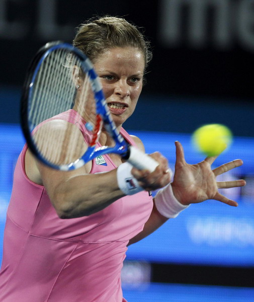 Li Na shrugs off 5-0 deficit to shock Clijsters