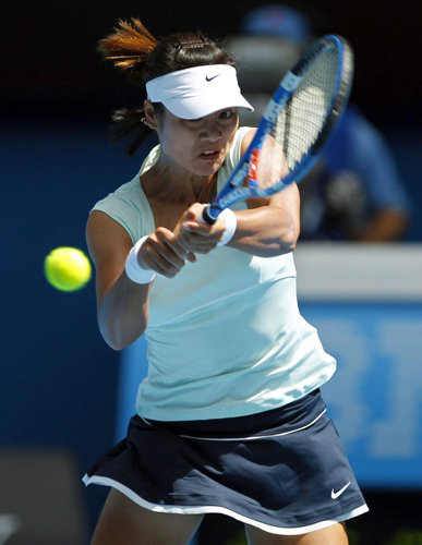 Li Na reaches back-to-back semifinals in Australia