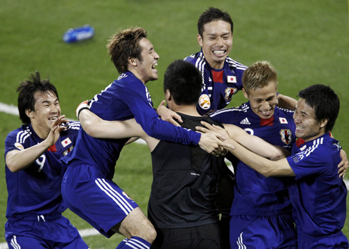 Japan beat S Korea on penalties to reach final