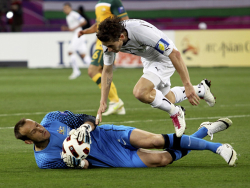 Australia hammer Uzbeks to set-up Japan final