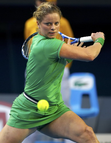 Clijsters wins second set to level in Melbourne