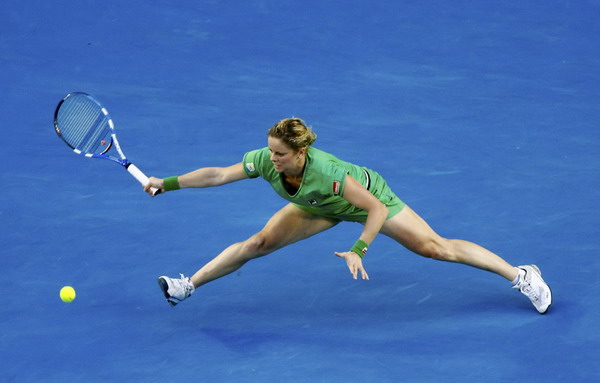 Clijsters wins second set to level in Melbourne