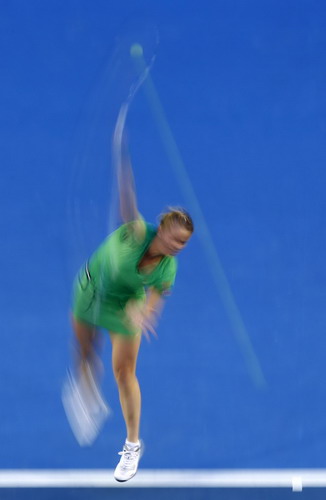 Clijsters wins second set to level in Melbourne