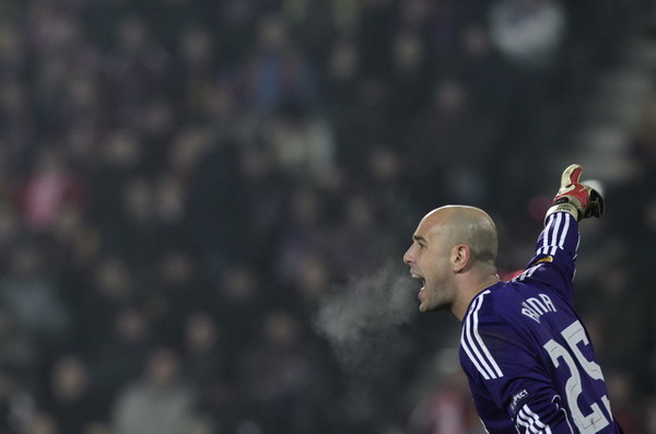 Liverpool draws, Ajax wins in Europa League