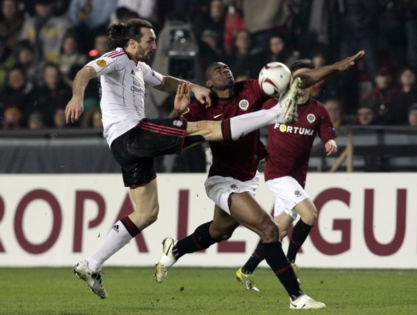 Liverpool draws, Ajax wins in Europa League