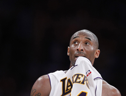 Paul leaves Lakers in dust as Hornets stun LA