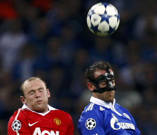 Man United tear Schalke apart in CL semis