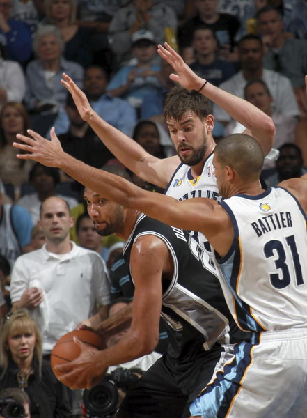 Grizzlies seal stunning upset by eliminating Spurs