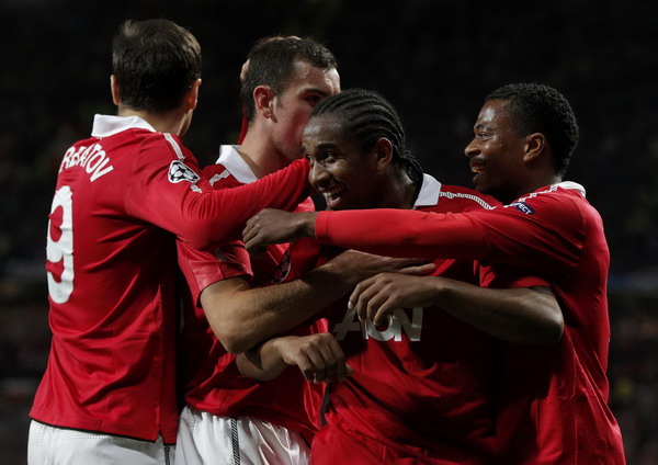 Barca next for Man United after crushing Schalke