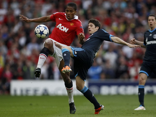 Barca next for Man United after crushing Schalke