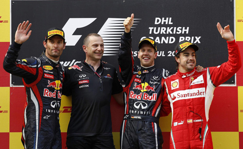 Alonso enjoying racing again