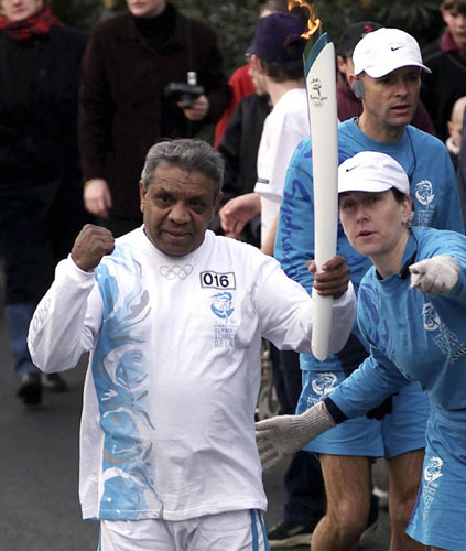 Australians pay tributes to boxing legend Lionel Rose