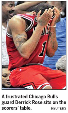 Hawks beat Bulls to tie series