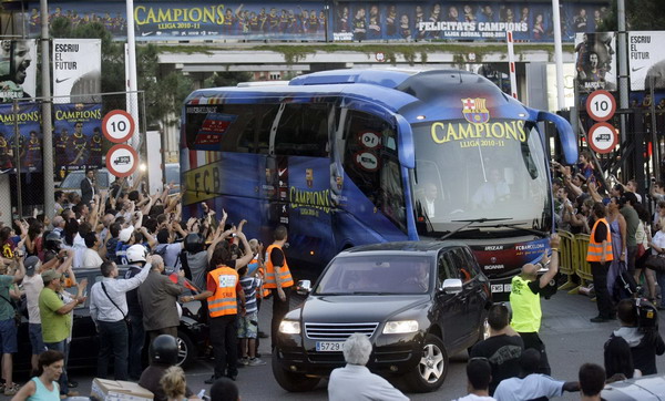 Barca fly two days earlier due to volcano ash