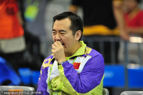 Former Olympic champ fights security guard